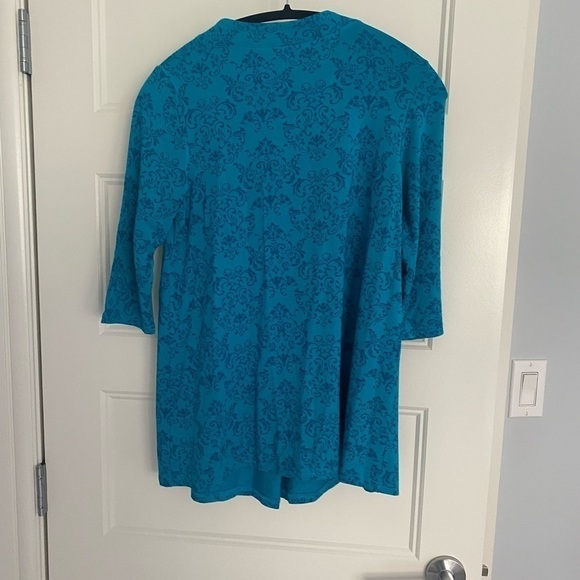 BLUE sky tunic size small - Picture 6 of 6